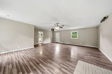 305 Cainridge Drive Clarksville TN 37040