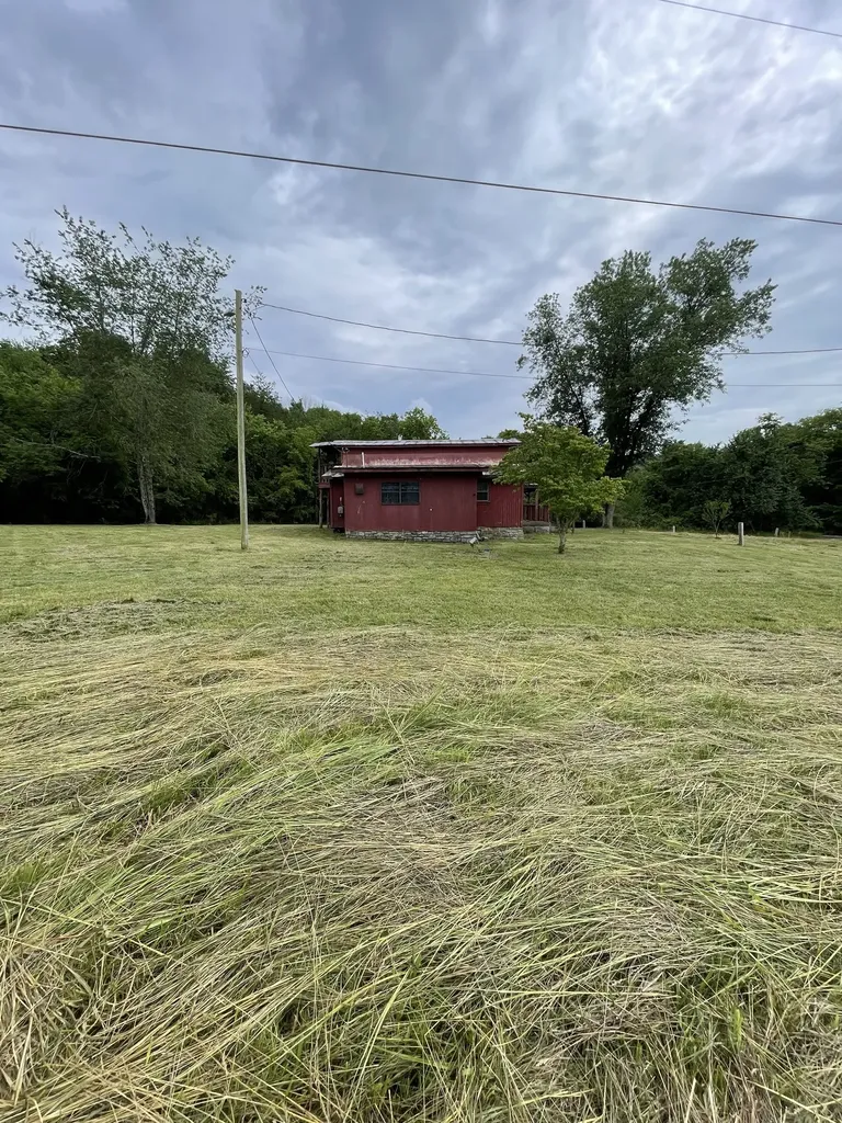 3323 Carter Branch Road Hartsville TN 37074
