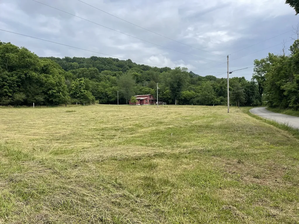 3323 Carter Branch Road Hartsville TN 37074