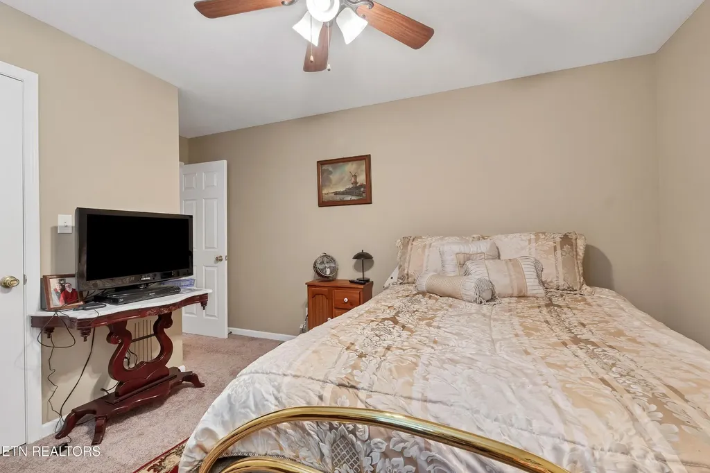 926 Mossy Grove Lane Maryville TN 37801