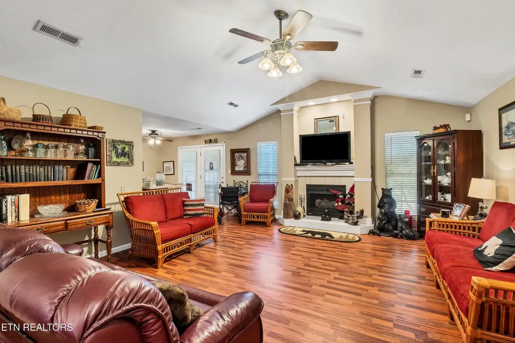 926 Mossy Grove Lane Maryville TN 37801