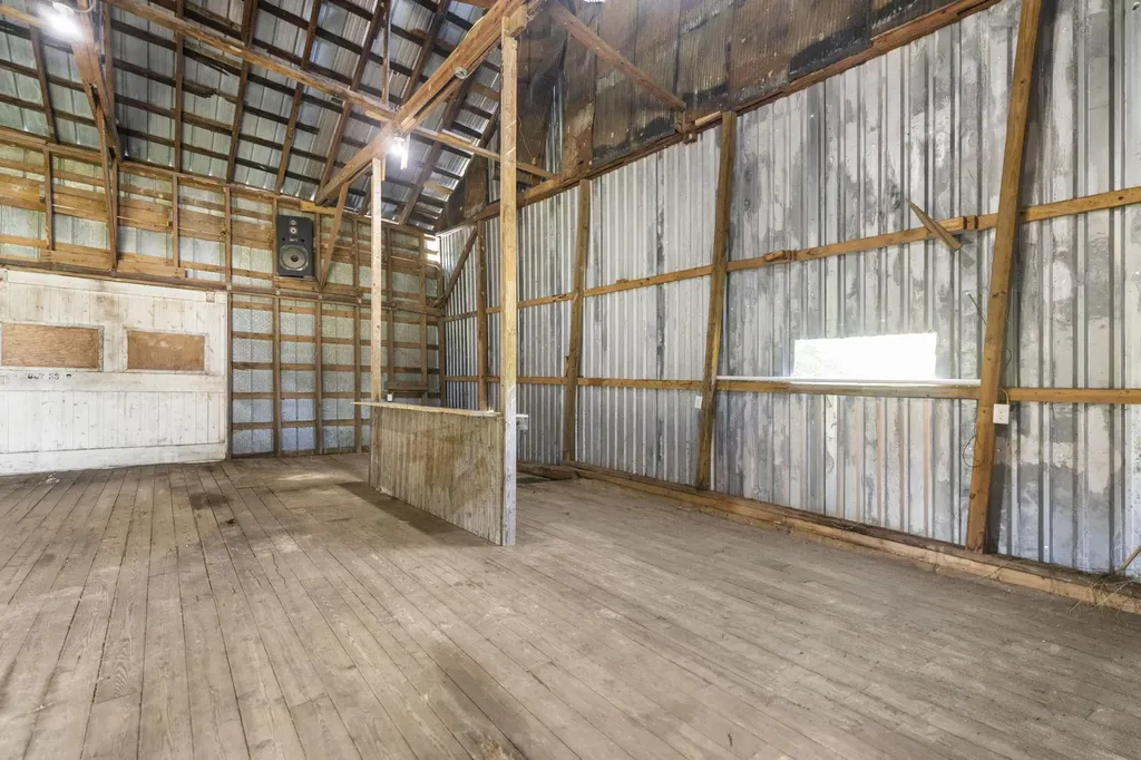 108 Hinkle Hill St, E Bell Buckle TN 37020
