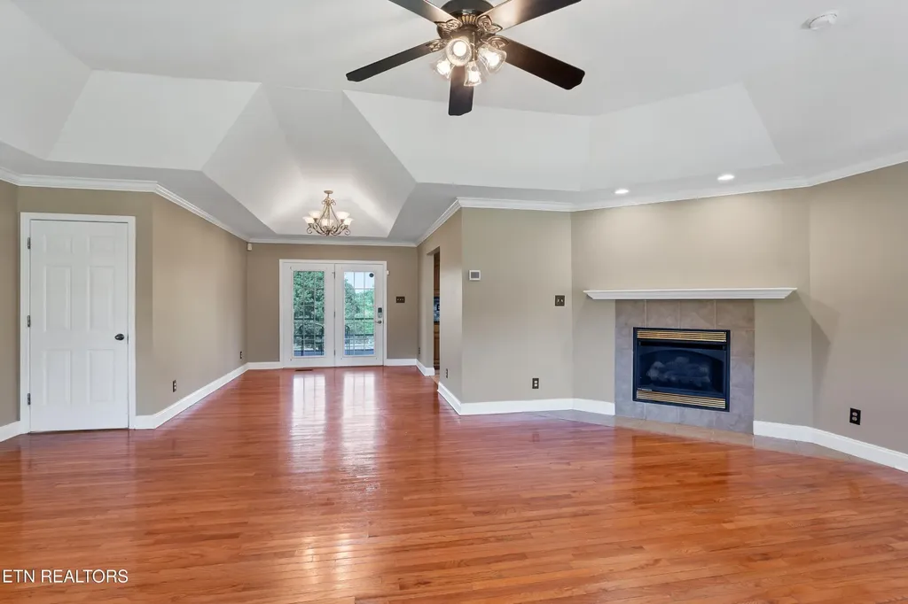 1130 Eloise West Road Greenback TN 37742