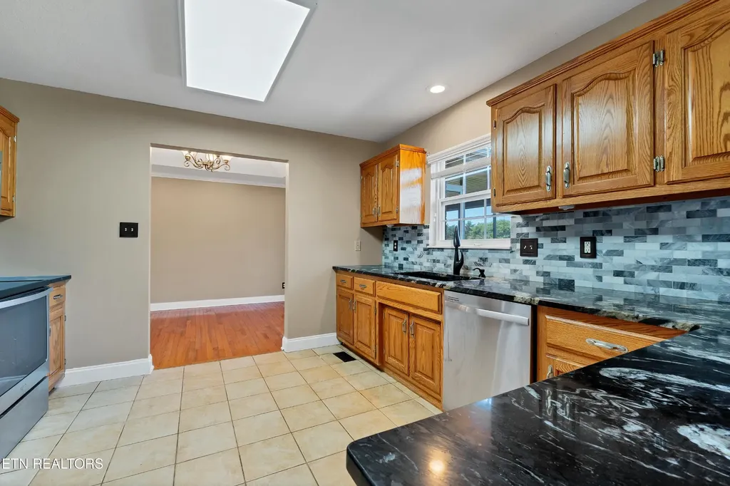 1130 Eloise West Road Greenback TN 37742