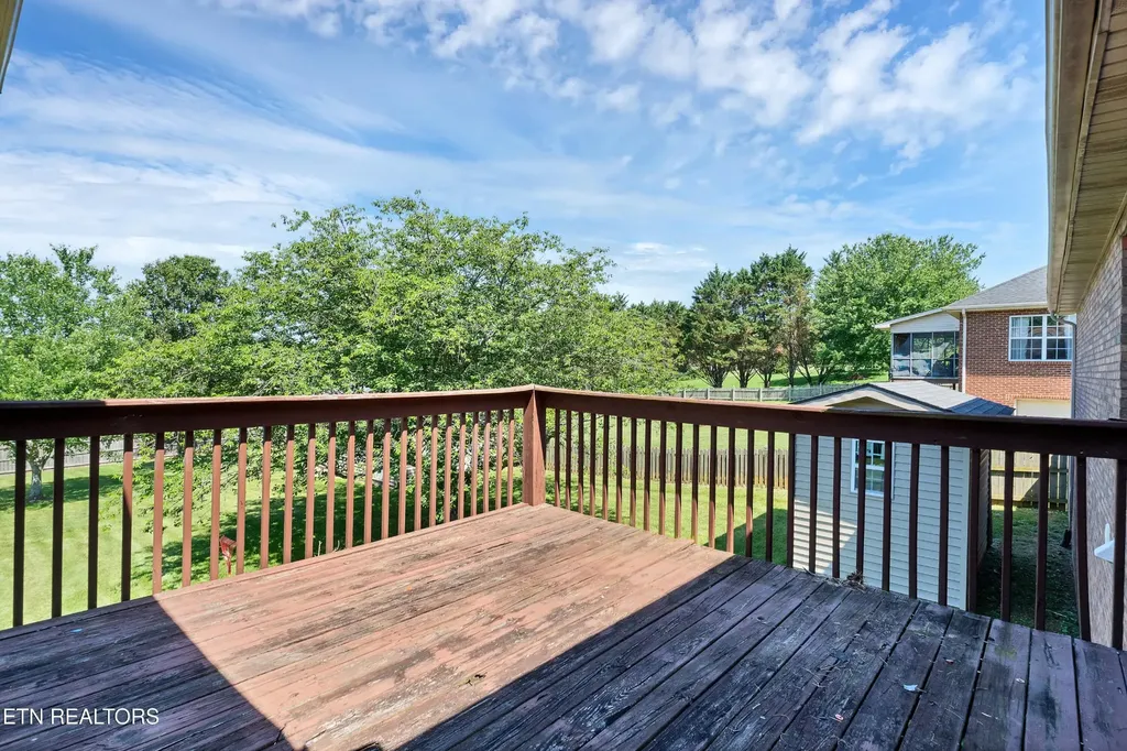 1130 Eloise West Road Greenback TN 37742