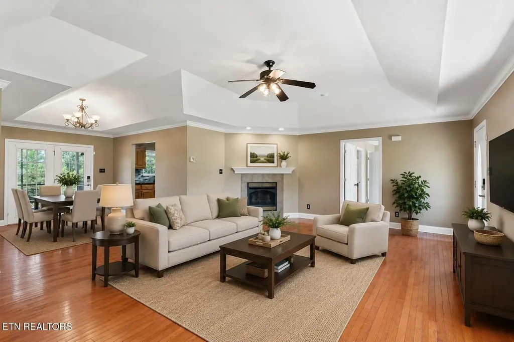 1130 Eloise West Road Greenback TN 37742