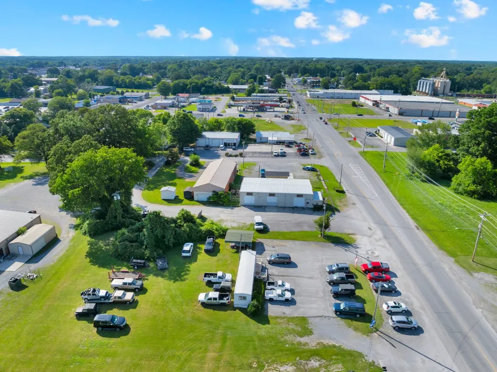 704 S Anderson Street Tullahoma TN 37388
