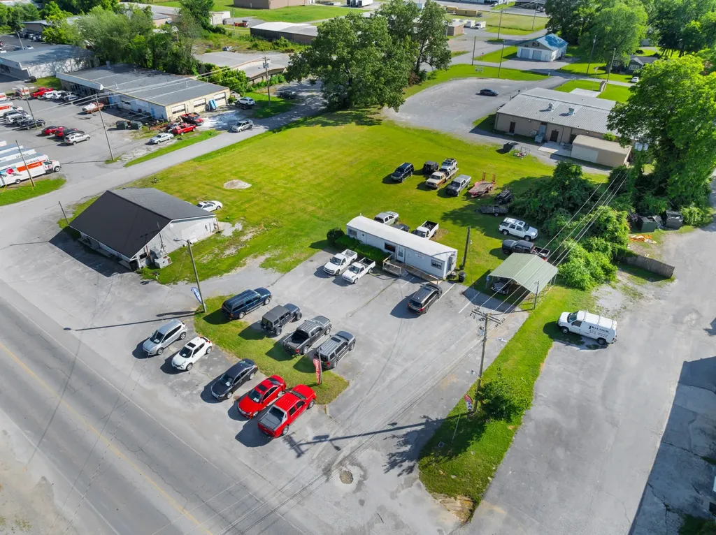 704 S Anderson Street Tullahoma TN 37388