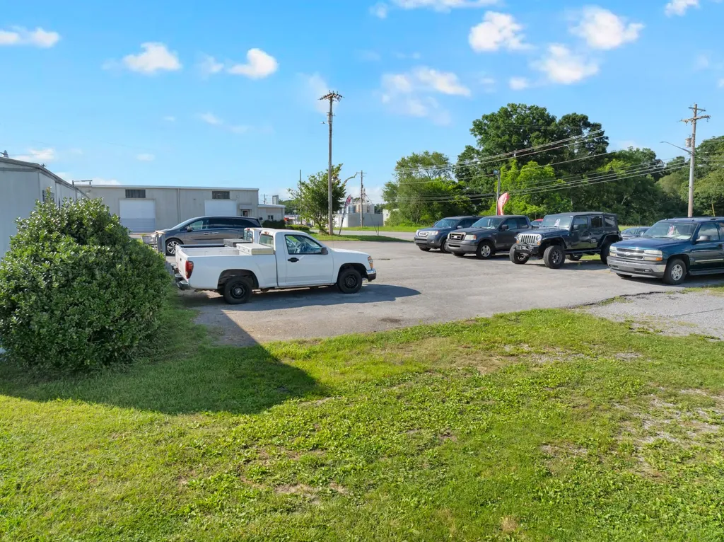 704 S Anderson Street Tullahoma TN 37388