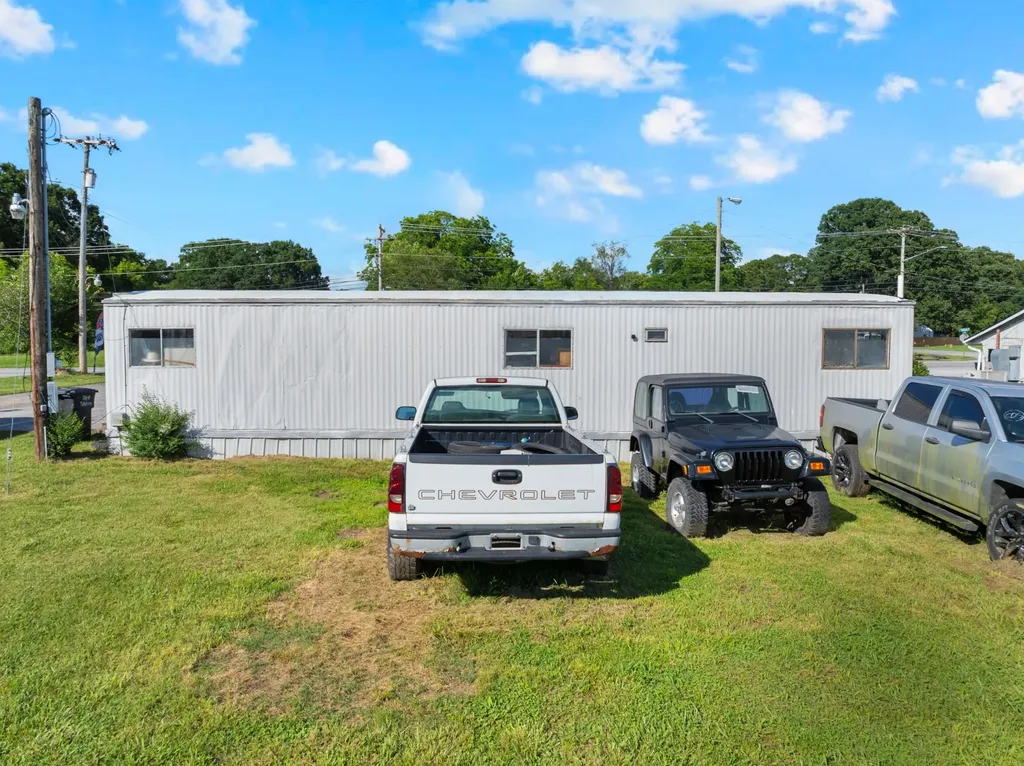 704 S Anderson Street Tullahoma TN 37388