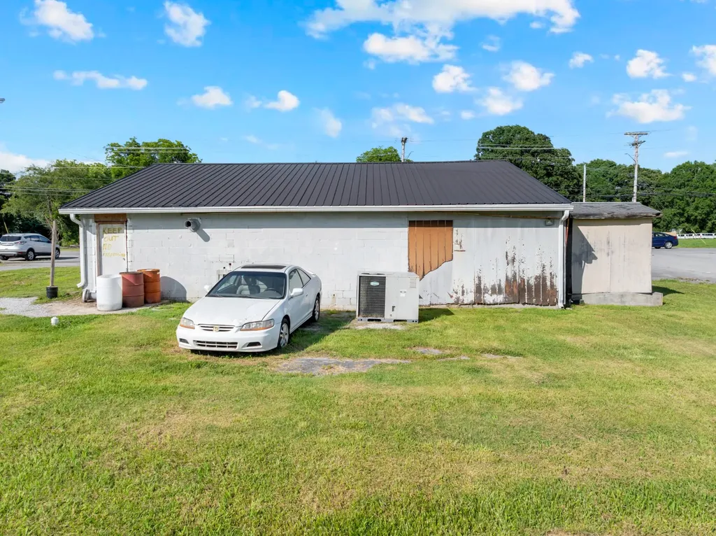 704 S Anderson Street Tullahoma TN 37388