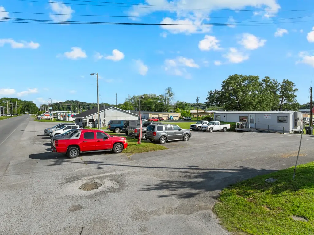 704 S Anderson Street Tullahoma TN 37388
