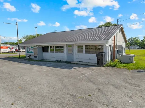 704 S Anderson Street Tullahoma TN 37388