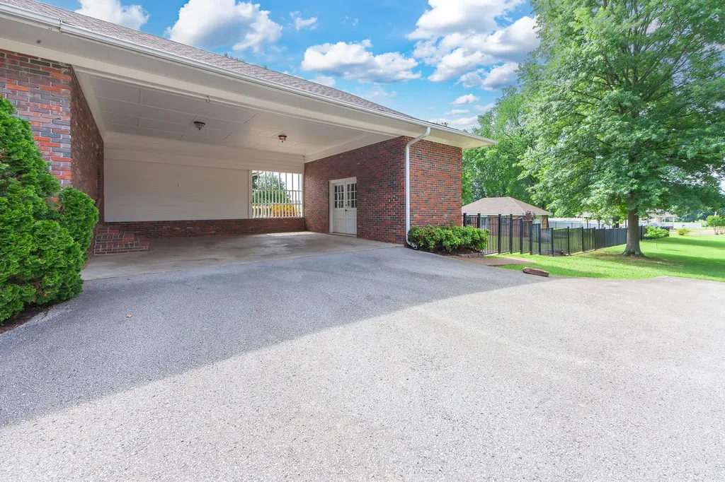 2812 Chere Carol Road Humboldt TN 38343