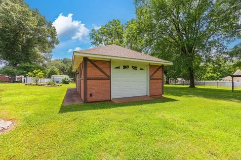 2812 Chere Carol Road Humboldt TN 38343