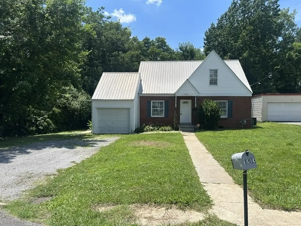 Murfreesboro TN, 1003 Murfree Avenue