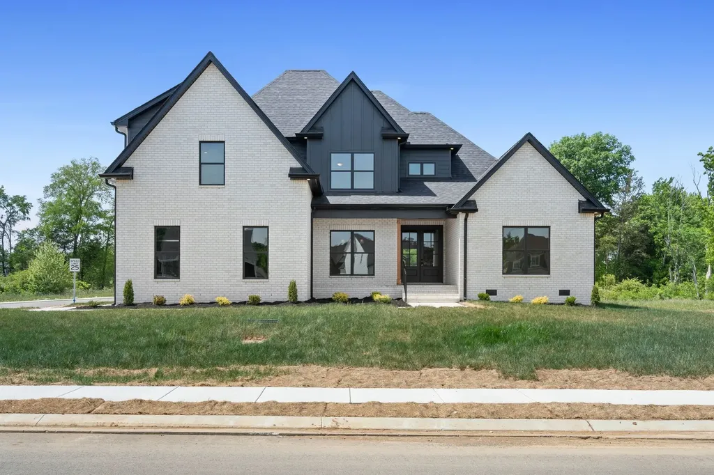 1807 Rhonda Drive Christiana TN 37037