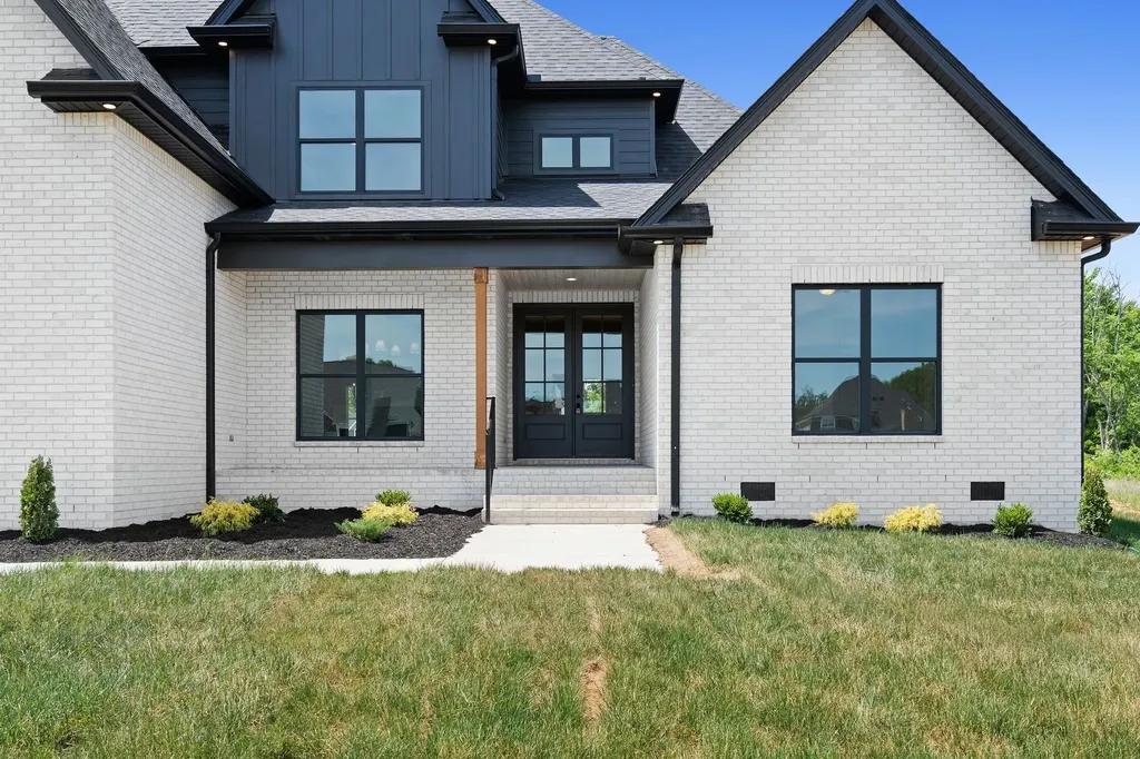 1807 Rhonda Drive Christiana TN 37037