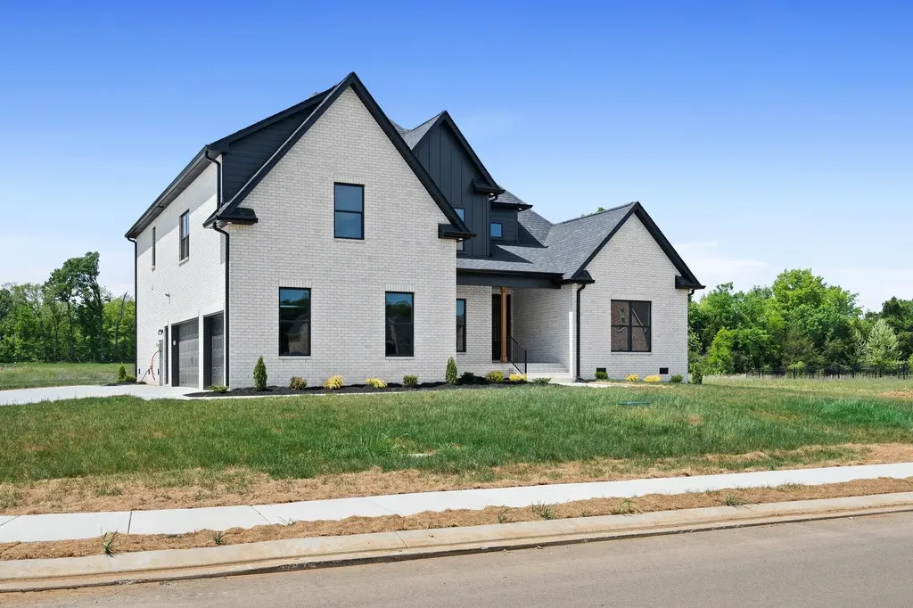 1807 Rhonda Drive Christiana TN 37037