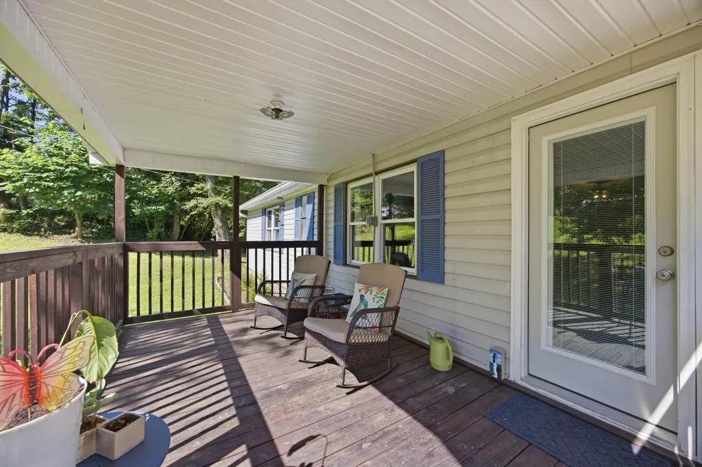1713 Santa Barbara Circle Soddy Daisy TN 37379