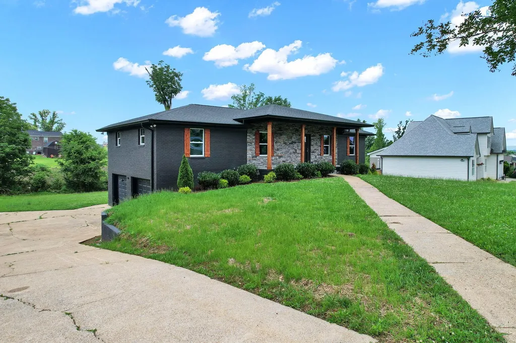 8164 Holly Crest Drive Chattanooga TN 37421