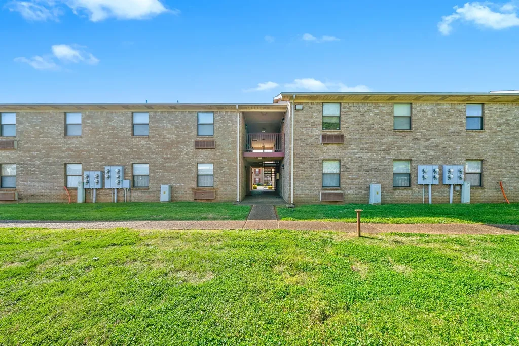 102 Laurel Cove Drive Hopkinsville KY 42240