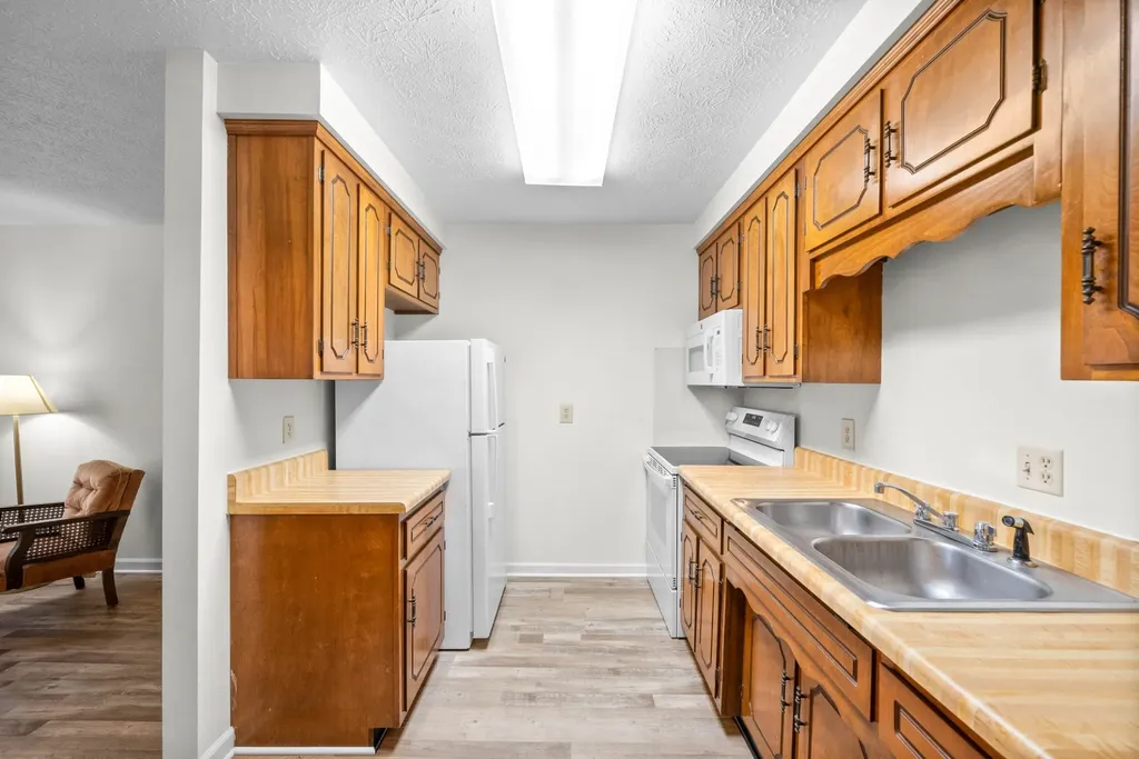102 Laurel Cove Drive Hopkinsville KY 42240