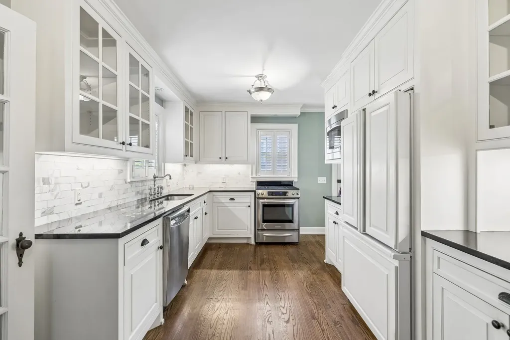 1910 Sweetbriar Avenue Nashville TN 37212