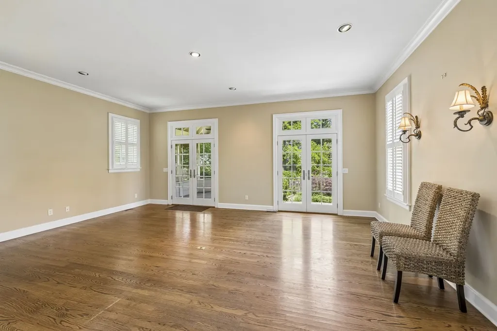 1910 Sweetbriar Avenue Nashville TN 37212