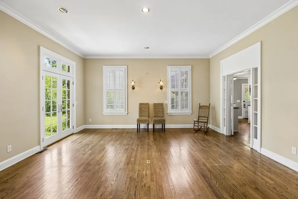 1910 Sweetbriar Avenue Nashville TN 37212
