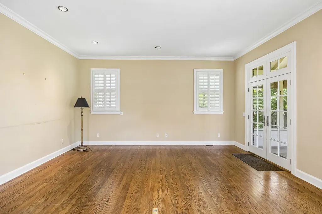 1910 Sweetbriar Avenue Nashville TN 37212