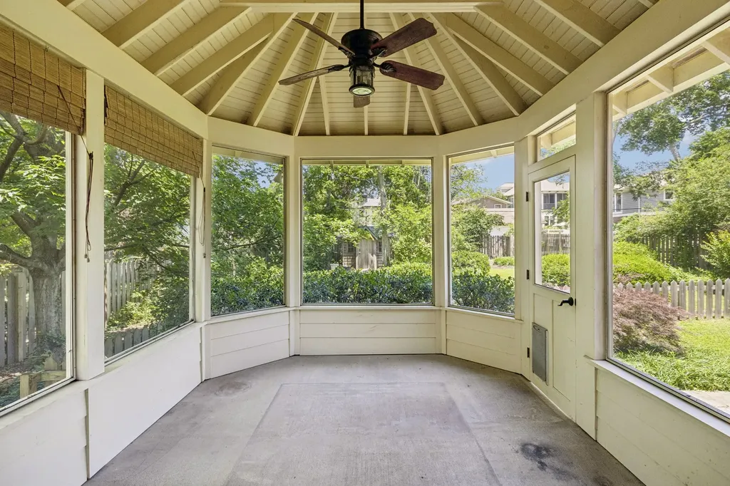 1910 Sweetbriar Avenue Nashville TN 37212