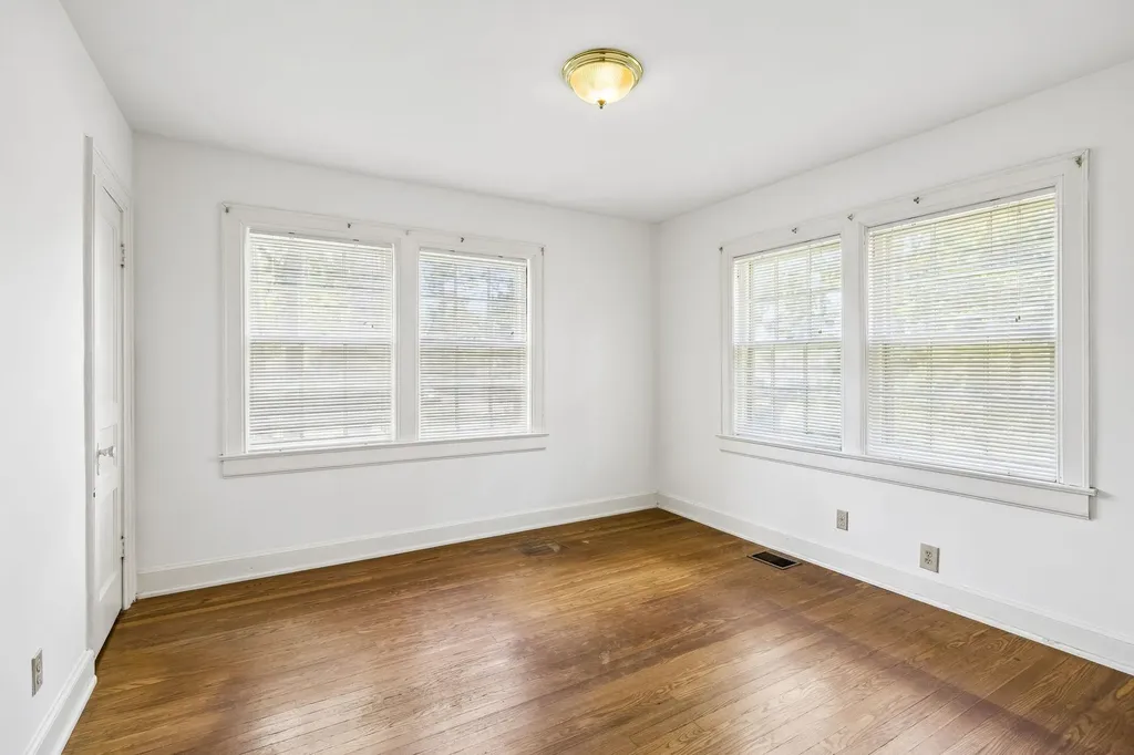 1910 Sweetbriar Avenue Nashville TN 37212