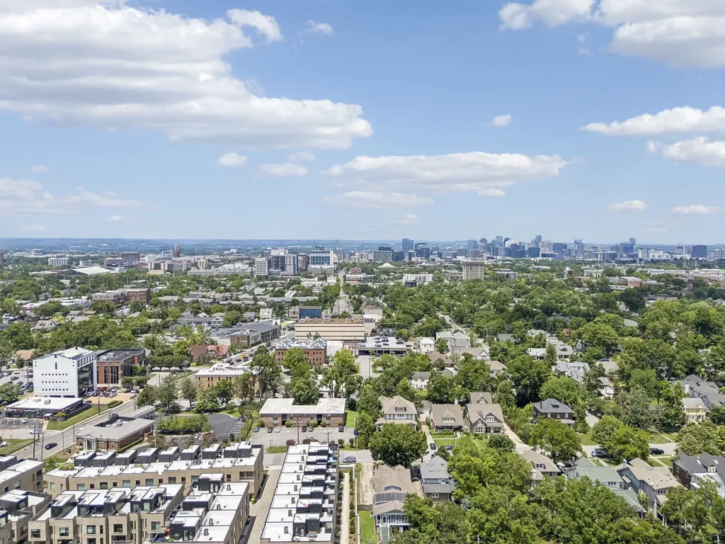 1910 Sweetbriar Avenue Nashville TN 37212