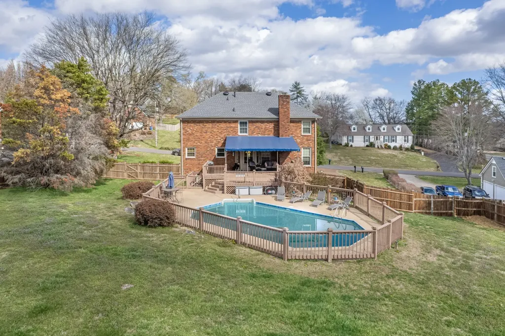 1503 Heritage Drive Columbia TN 38401