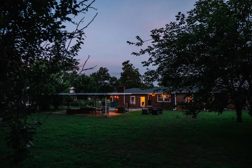 2512 Meadowood Drive Nashville TN 37214