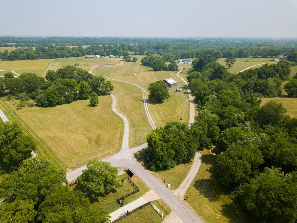 1003B Franklin Road Gallatin TN 37066