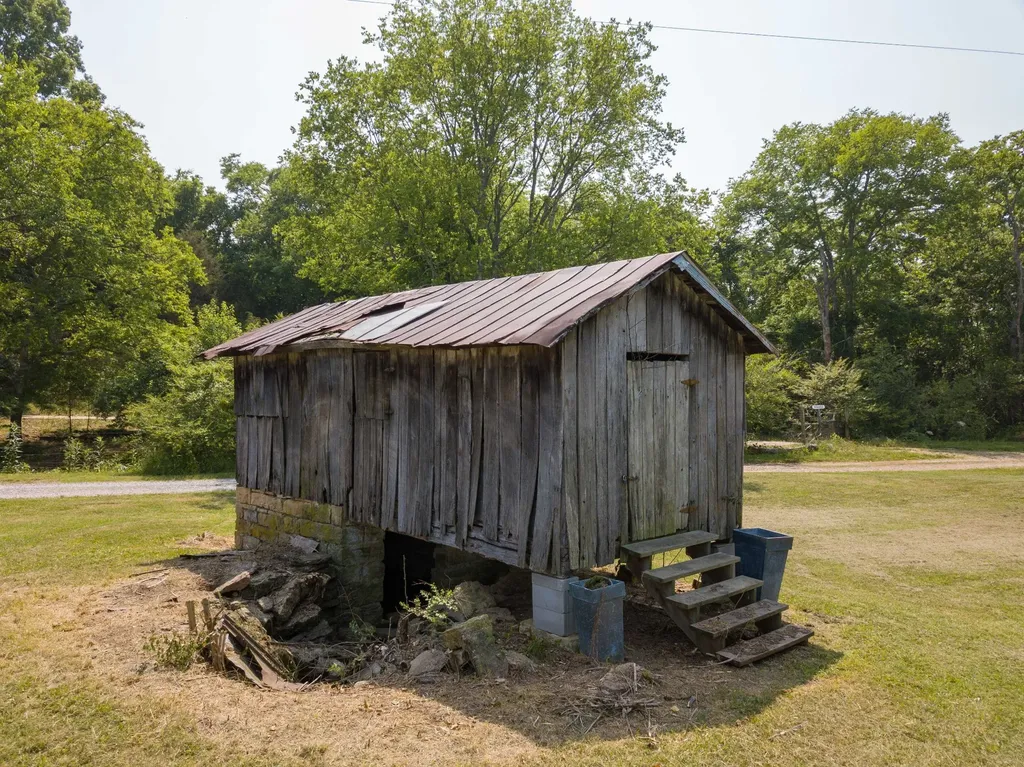 1003B Franklin Road Gallatin TN 37066
