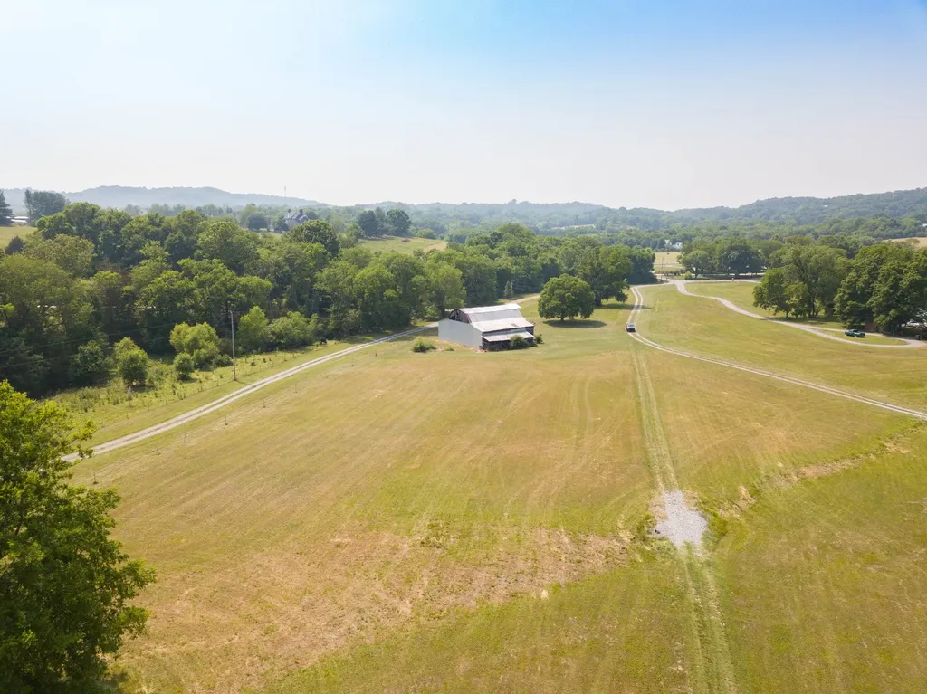 1003B Franklin Road Gallatin TN 37066