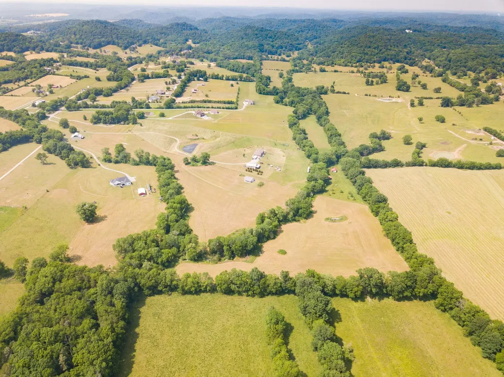 1003B Franklin Road Gallatin TN 37066