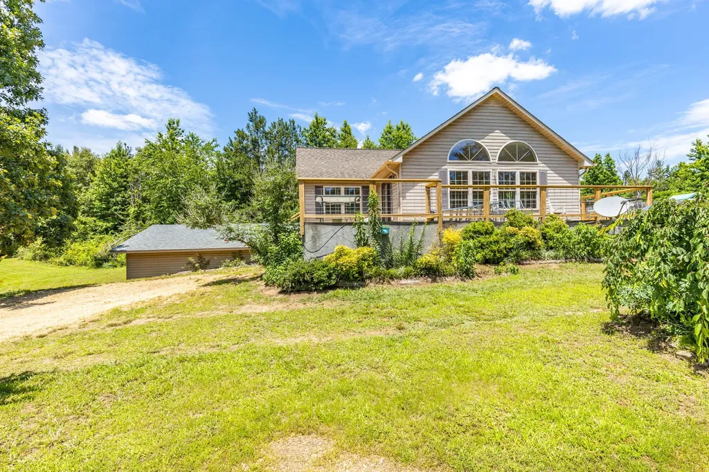 424 Charles Mcclearen Road Hohenwald TN 38462