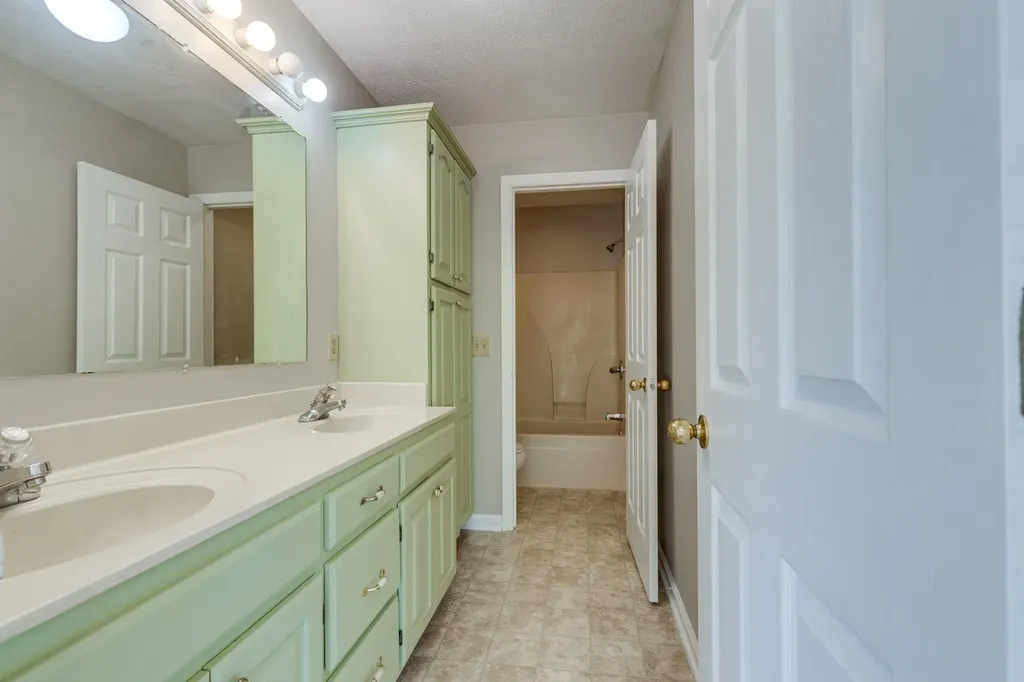 424 Charles Mcclearen Road Hohenwald TN 38462