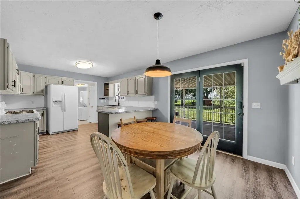424 Winchester Highway Hillsboro TN 37342