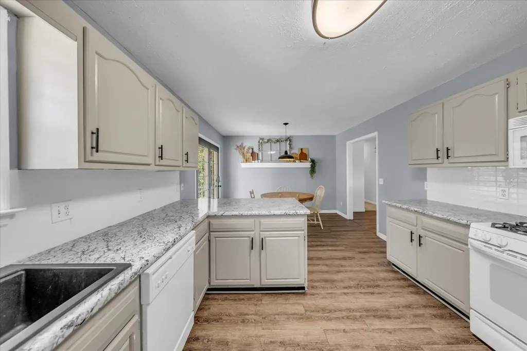 424 Winchester Highway Hillsboro TN 37342