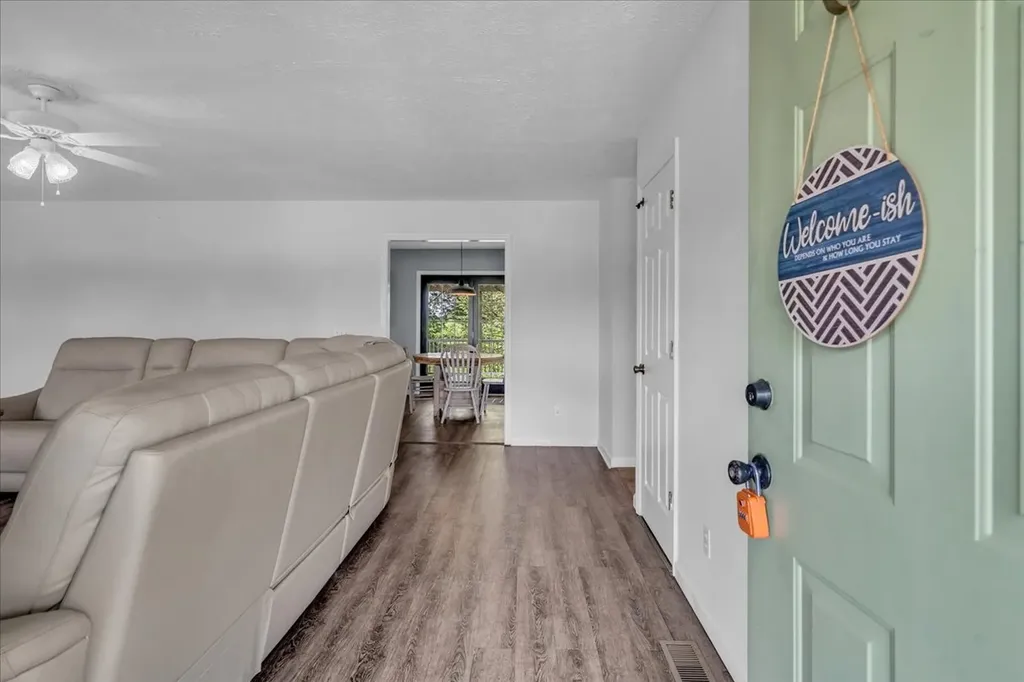 424 Winchester Highway Hillsboro TN 37342