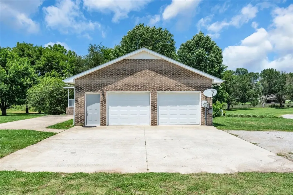 424 Winchester Highway Hillsboro TN 37342