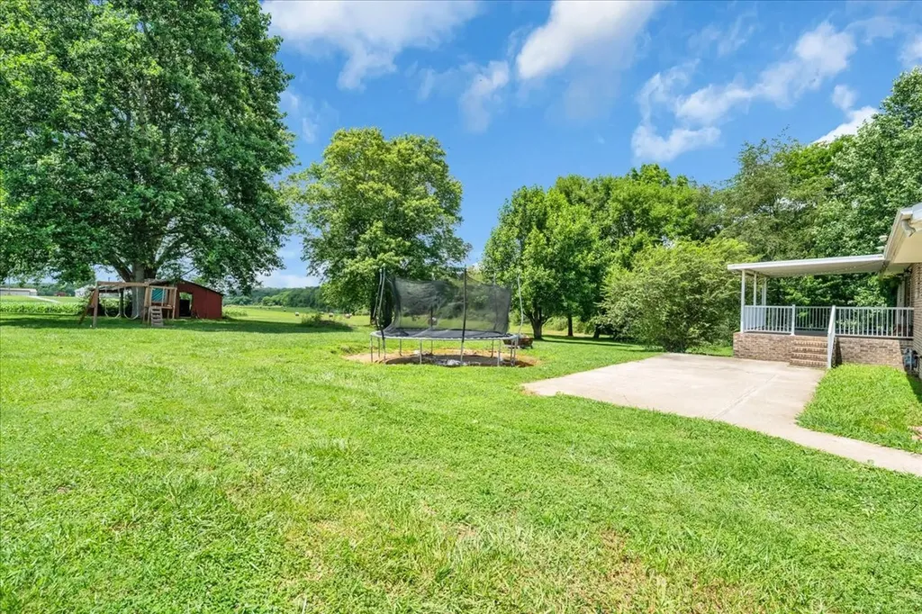 424 Winchester Highway Hillsboro TN 37342