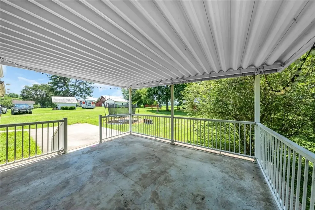 424 Winchester Highway Hillsboro TN 37342