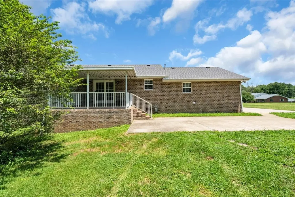 424 Winchester Highway Hillsboro TN 37342