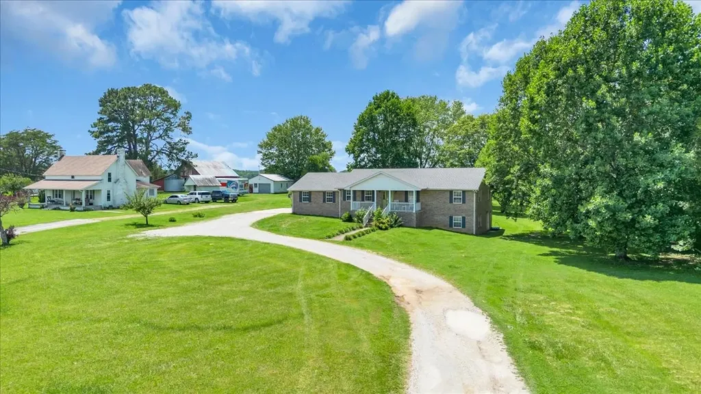 424 Winchester Highway Hillsboro TN 37342
